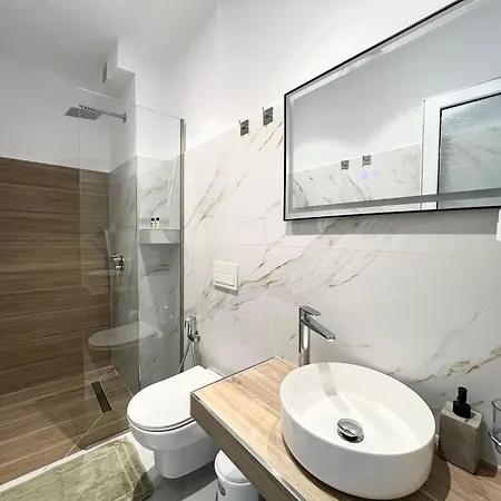 Klajdi Apartamento *
